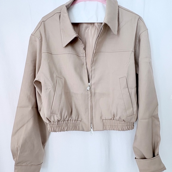 NWT ZIP UP JACKET w CAPRI LENGTH BELTED SHORTS -TAN, MED - Picture 7 of 16